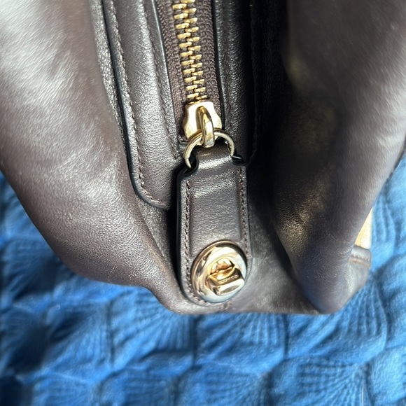 Coach Shoulder Bag In Signature Canvas - Picture 8 of 10